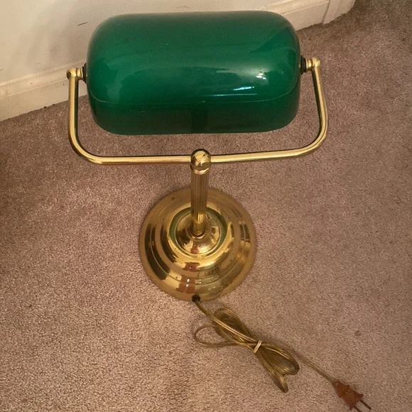 1 Green Bankers Lamps $50 - Picture 3 of 7